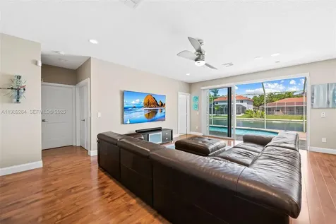 10237 NW 53rd Court Coral Springs FL 33076