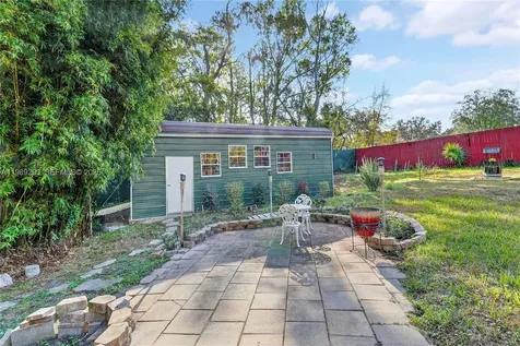 8435 NW 6th Avenue Gainesville FL 32607