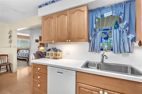 5060 SW 29th Avenue Dania Beach FL 33312