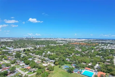 5060 SW 29th Avenue Dania Beach FL 33312