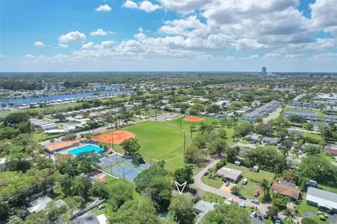 5060 SW 29th Avenue Dania Beach FL 33312