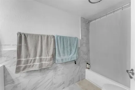 9437 SW 76th Street Miami FL 33173