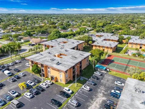 9437 SW 76th Street Miami FL 33173