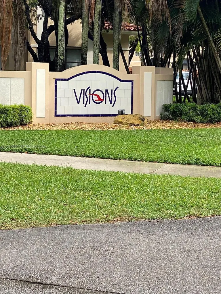 543 Racquet Club Road Weston FL 33326