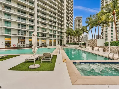 90 SW 3rd Street Miami FL 33130