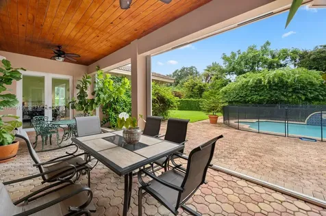 10621 SW 77th Avenue Pinecrest FL 33156