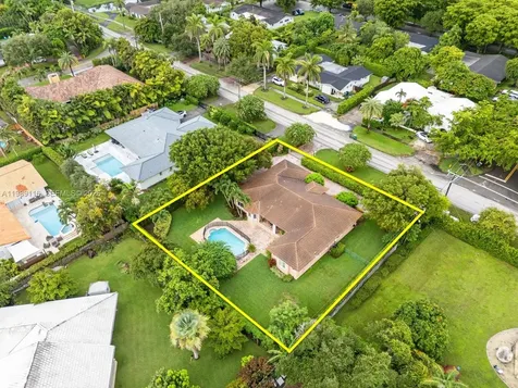 10621 SW 77th Avenue Pinecrest FL 33156