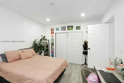 70 NE 186th Terrace Miami FL 33179