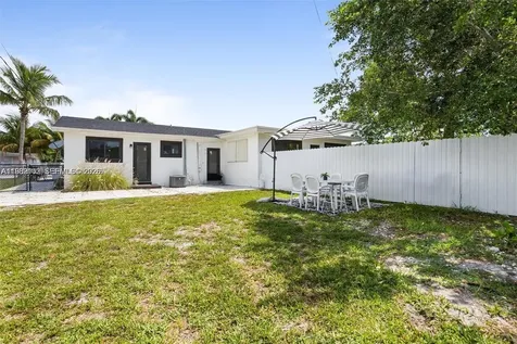 70 NE 186th Terrace Miami FL 33179