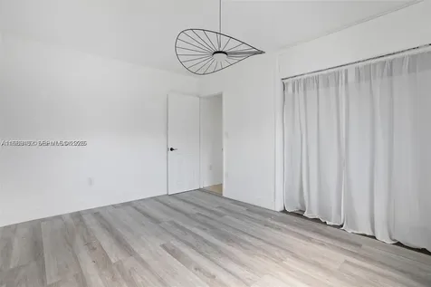 70 NE 186th Terrace Miami FL 33179