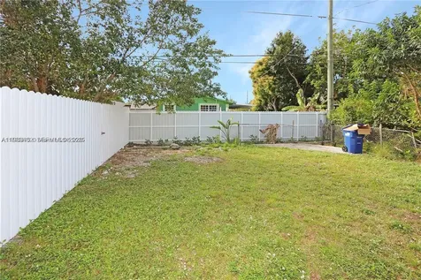 70 NE 186th Terrace Miami FL 33179
