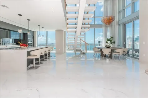 851 NE 1st Avenue Miami FL 33132