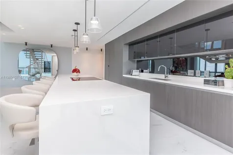 851 NE 1st Avenue Miami FL 33132