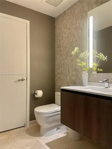 88 SW 7th Street Miami FL 33131