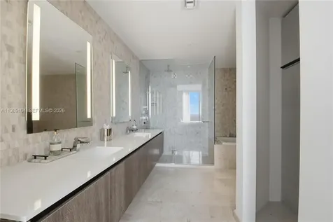 88 SW 7th Street Miami FL 33130