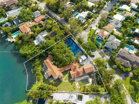 5005 Lakeview Drive Miami Beach FL 33140