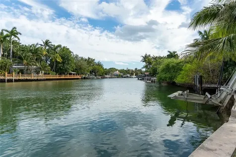 5005 Lakeview Drive Miami Beach FL 33140