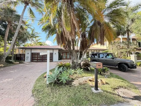 3200 NE 165th Street North Miami Beach FL 33160