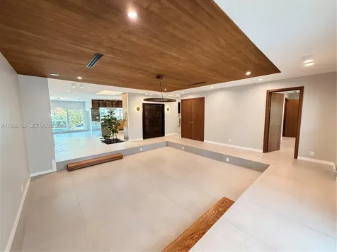 3200 NE 165th Street North Miami Beach FL 33160