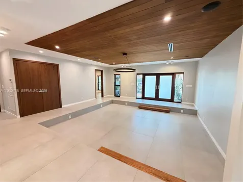 3200 NE 165th Street North Miami Beach FL 33160