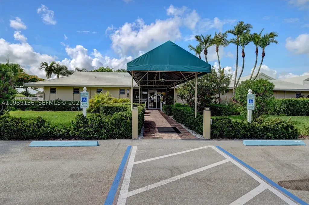 8662 Bella Vista Drive Boca Raton FL 33433