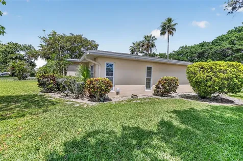 8662 Bella Vista Drive Boca Raton FL 33433