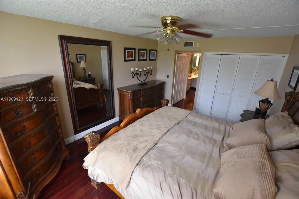 3800 Oaks Clubhouse Drive Pompano Beach FL 33069