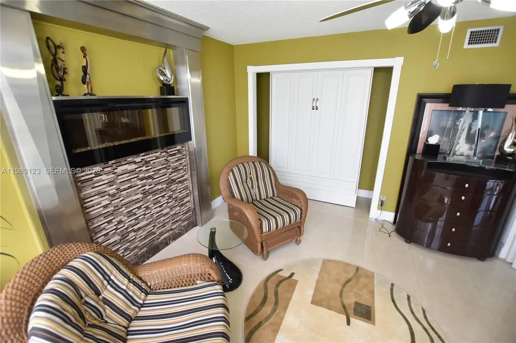 3800 Oaks Clubhouse Drive Pompano Beach FL 33069