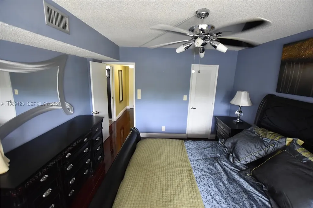 3800 Oaks Clubhouse Drive Pompano Beach FL 33069