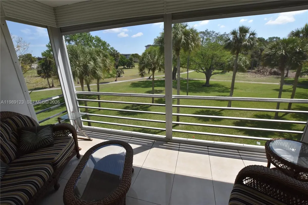 3800 Oaks Clubhouse Drive Pompano Beach FL 33069