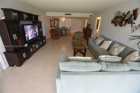 3800 Oaks Clubhouse Drive Pompano Beach FL 33069