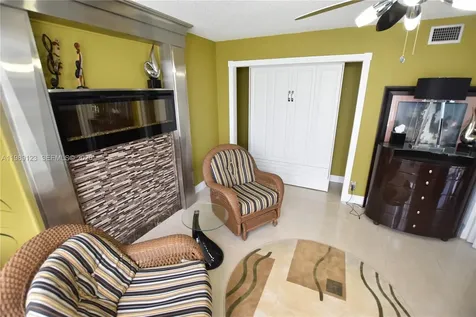 3800 Oaks Clubhouse Drive Pompano Beach FL 33069