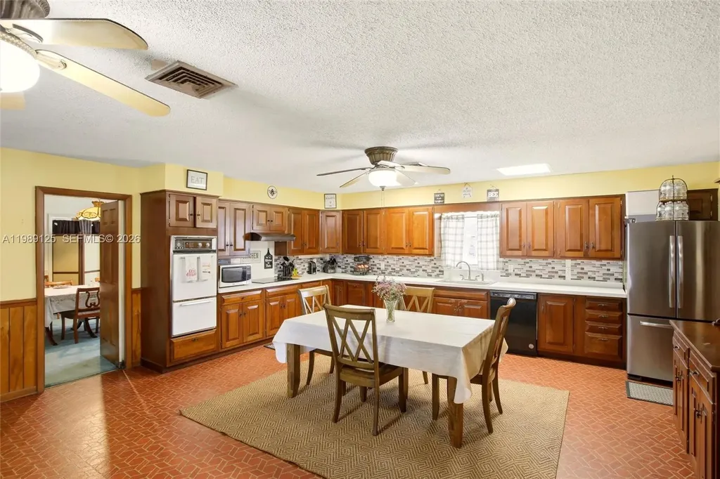3903 Edison Avenue Other City - In The State Of Florida FL 33834