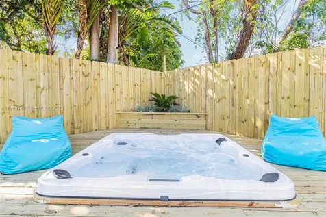 18490 SW 83rd Place Cutler Bay FL 33157