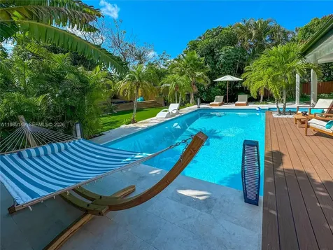 18490 SW 83rd Place Cutler Bay FL 33157