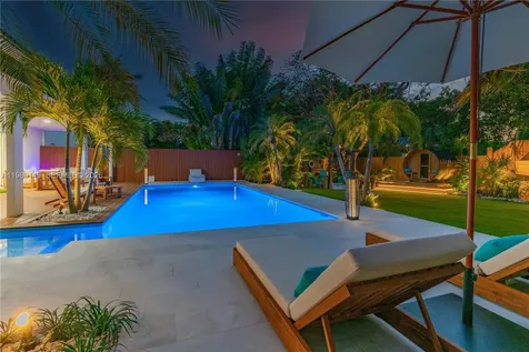 18490 SW 83rd Place Cutler Bay FL 33157