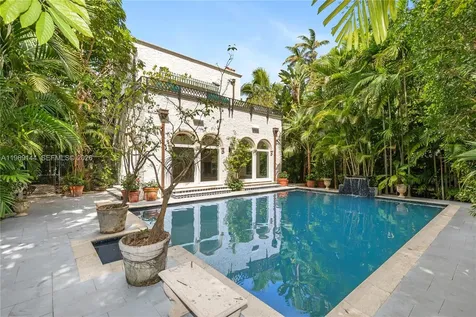 3685 Royal Palm Avenue Miami FL 33133