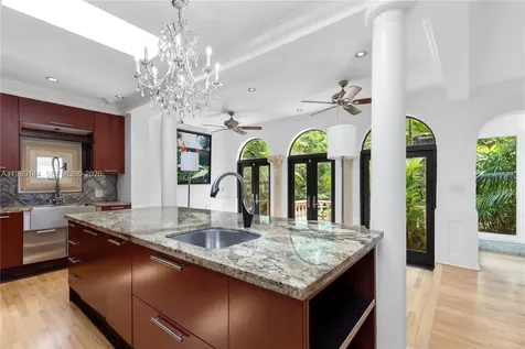 3685 Royal Palm Avenue Miami FL 33133