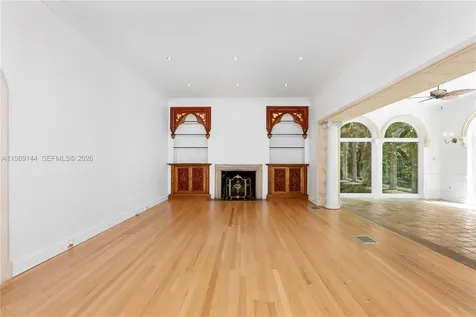 3685 Royal Palm Avenue Miami FL 33133