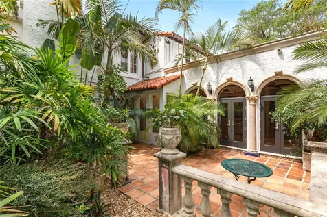 3685 Royal Palm Avenue Miami FL 33133
