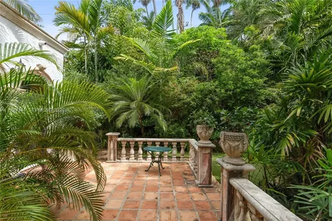 3685 Royal Palm Avenue Miami FL 33133