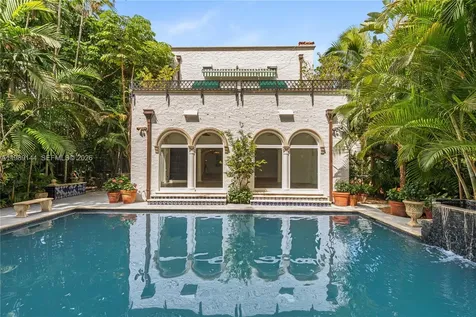 3685 Royal Palm Avenue Miami FL 33133