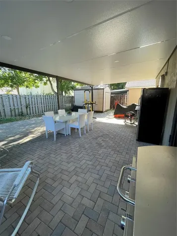 7632 NW 166th Terrace Hialeah FL 33015