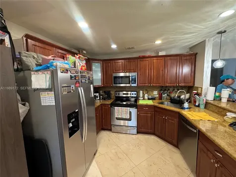 7632 NW 166th Terrace Hialeah FL 33015