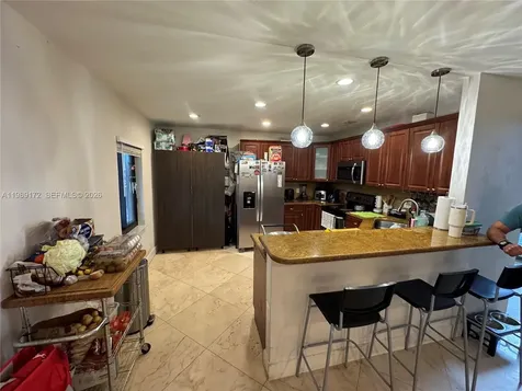 7632 NW 166th Terrace Hialeah FL 33015