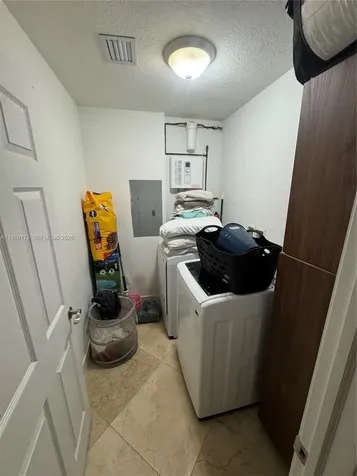 7632 NW 166th Terrace Hialeah FL 33015