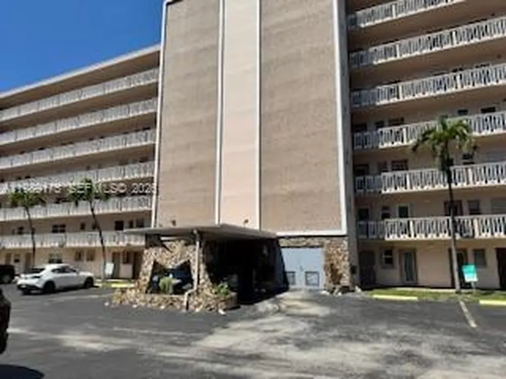 421 NE 14th Avenue Hallandale Beach FL 33009