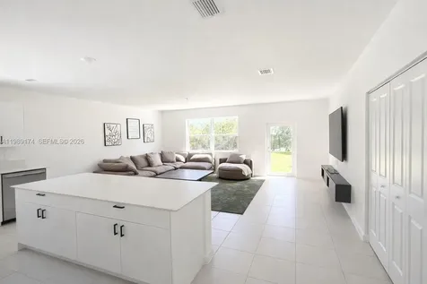 2402 SE 30th Street Homestead FL 33035