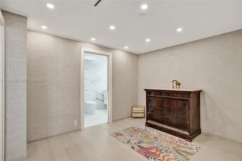 520 Brickell Key Drive Miami FL 33131