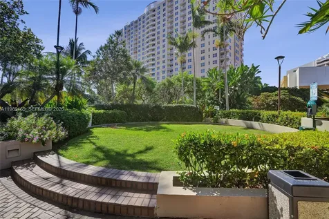 520 Brickell Key Drive Miami FL 33131